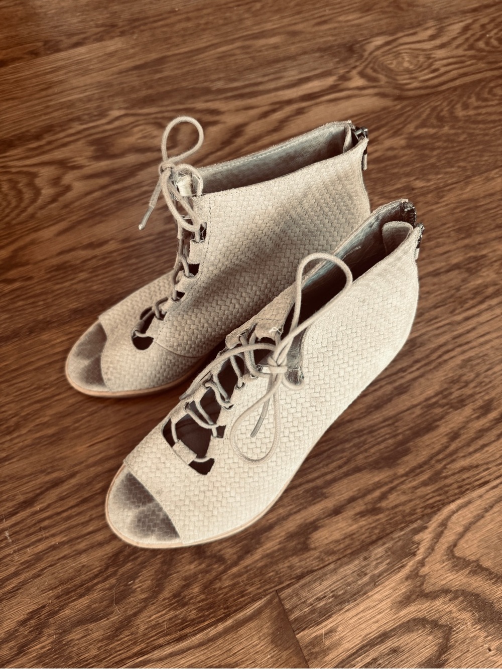 Eileen Fisher Lace-Up Peep Toe Ankle Booties - Cream size 8